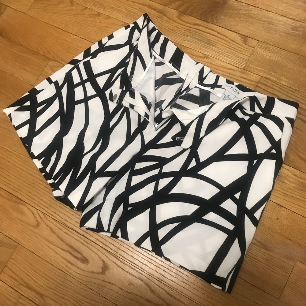 Carmen Marc Valvo Black and White abstract shorts
